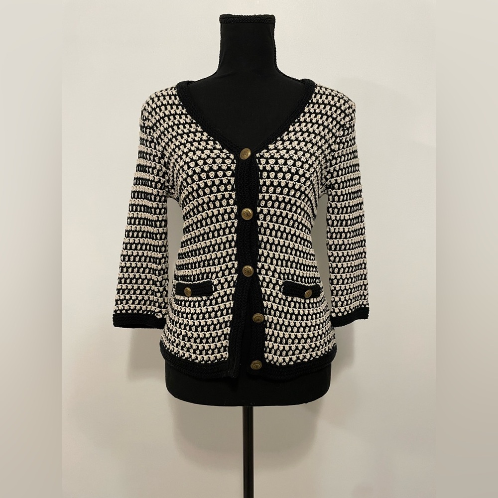 Women's Black and White Sweater